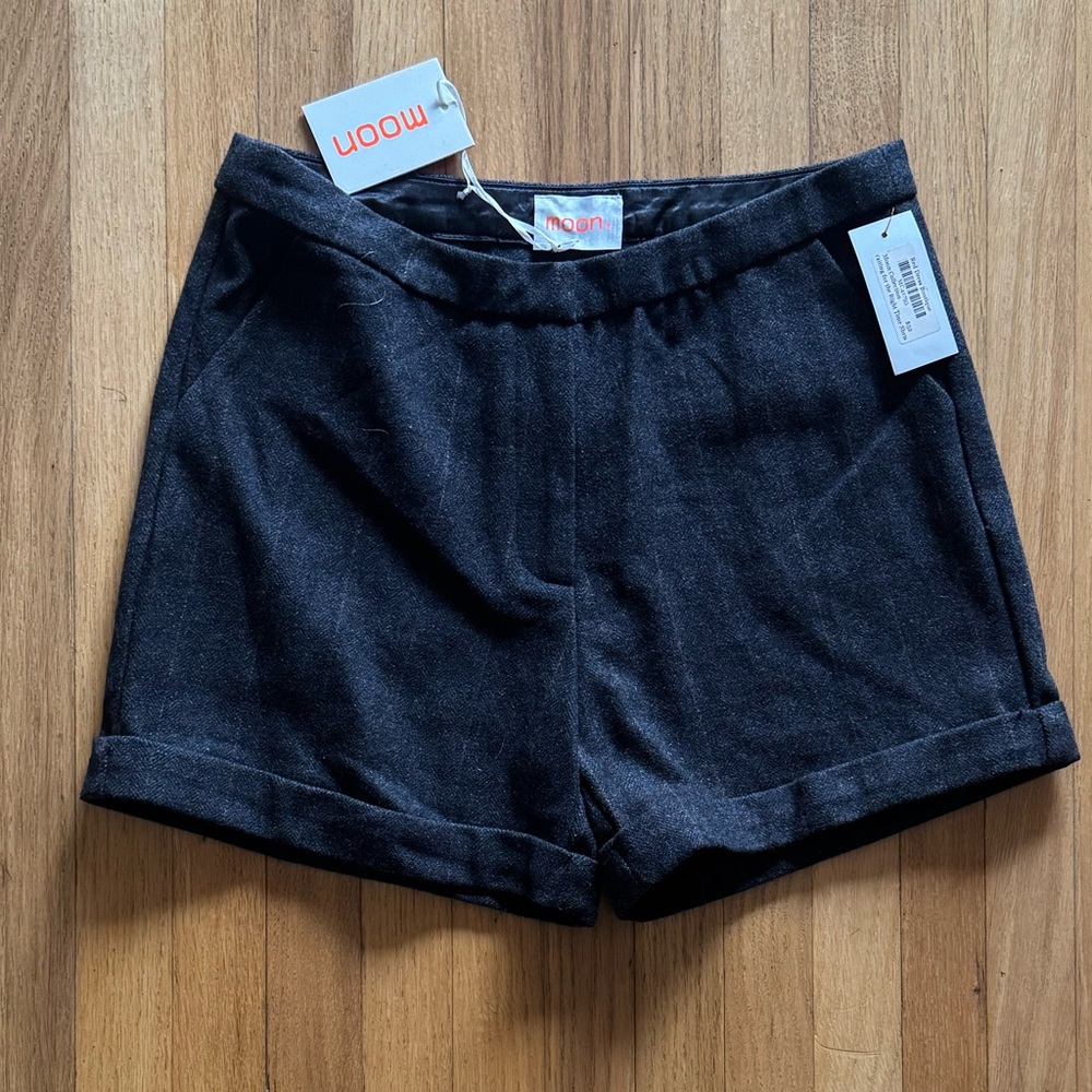 Moon Women’s Shorts Large